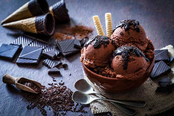 طرز تهیه بستنی شکلاتی